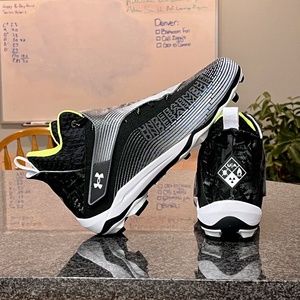 Under Armour Men's Highlight Hammer Mc Cleat Black/White #3025085 --- SIZE 13M!